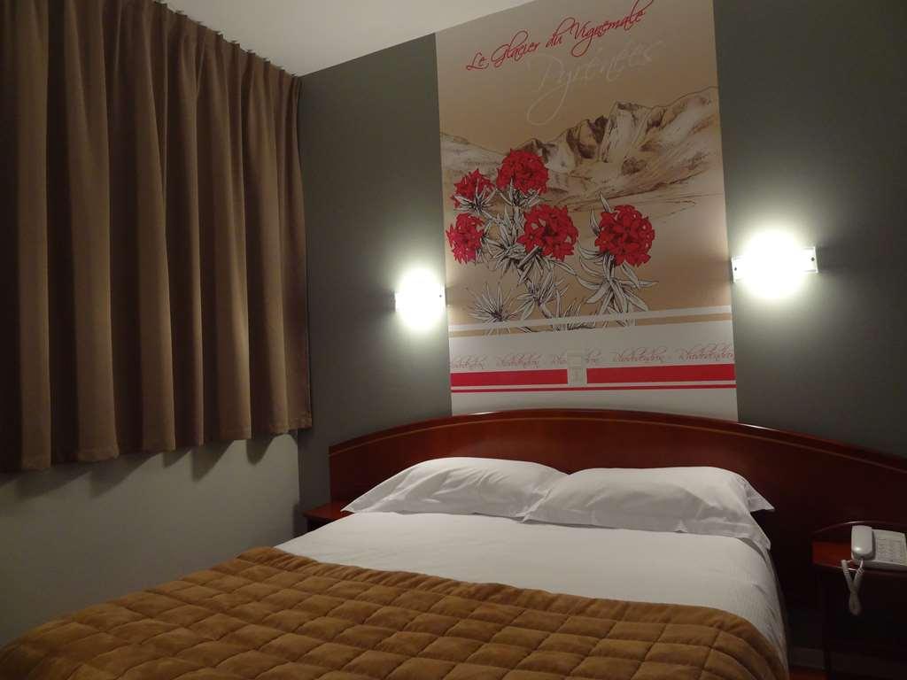 Cit'Hotel de la Marne Tarbes Habitación foto