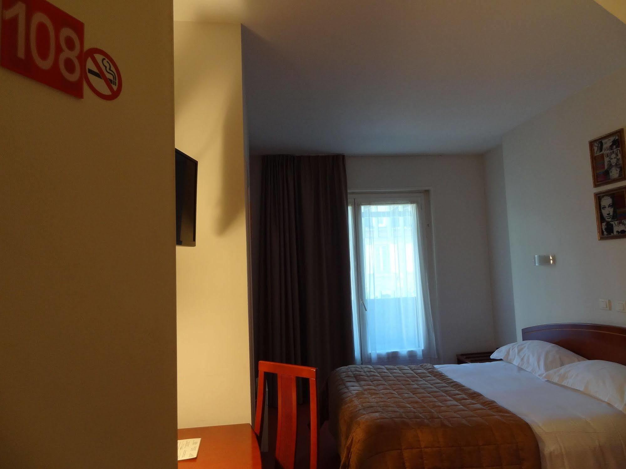 Cit'Hotel de la Marne Tarbes Exterior foto